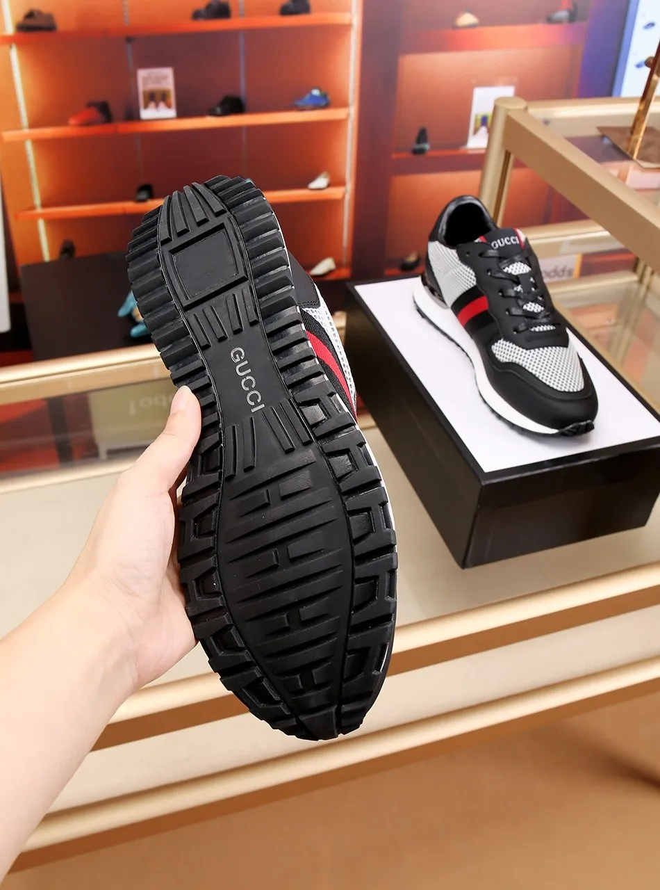 Factory price: 400💰 (GUCCI) The latest summer model from the official website🎁🎁casual and fashionable men's shoes👟, hot style💥The version is simple and elegant, exclusive for trendy men, trendy mesh fabric ➕The inner lining is made of sheepskin, soft and comfortable, black and white two-color optional, code number: 38-44, customized 45